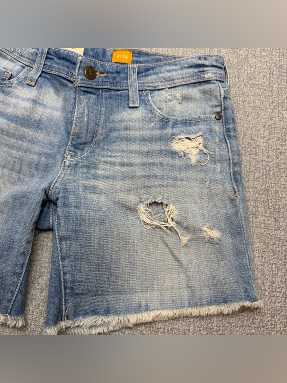 Anthropologie Pilcro & the Letterpress Distressed Denim Shorts Size 24 - Picture 4 of 12
